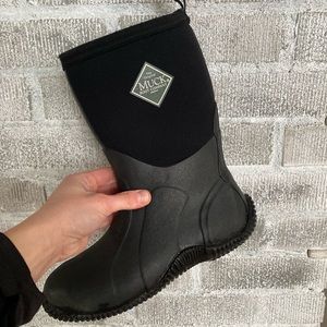 Kids size 7 Muck Boots
